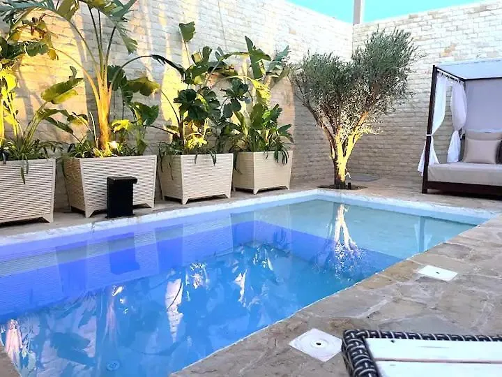 Magnifique Villa Avec Piscine Chauffee Marakeş