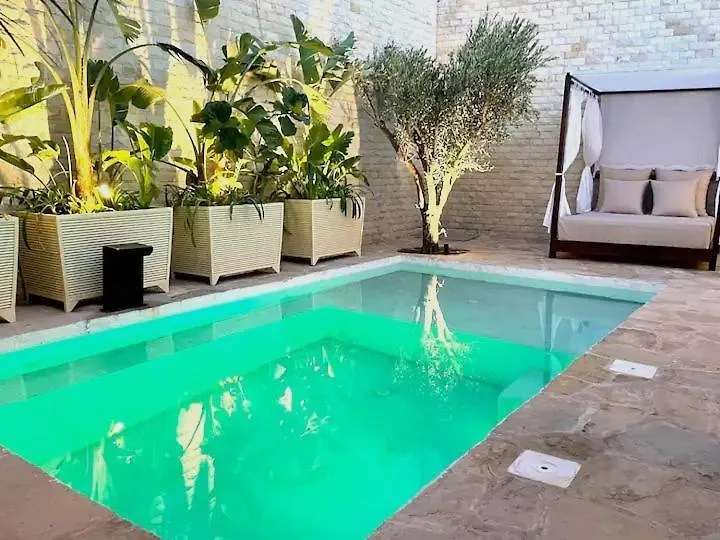 Magnifique Villa Avec Piscine Chauffee Marakeş